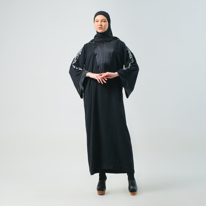 Abaya Sumayyah Black - Embroidery White