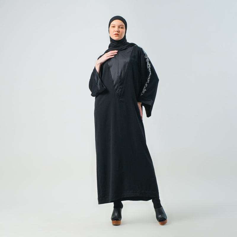 Abaya Sumayyah Black - Embroidery White