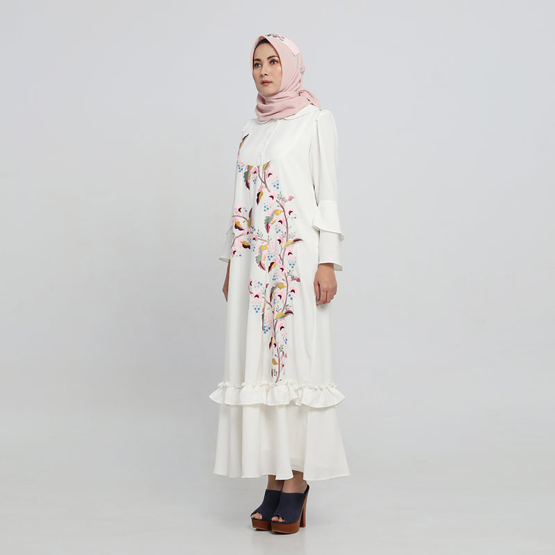 Yumna Farasya White